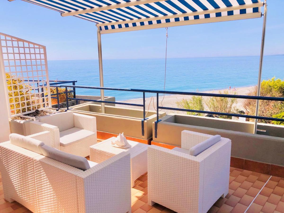 Apartment The Dream - Seafront Loft *