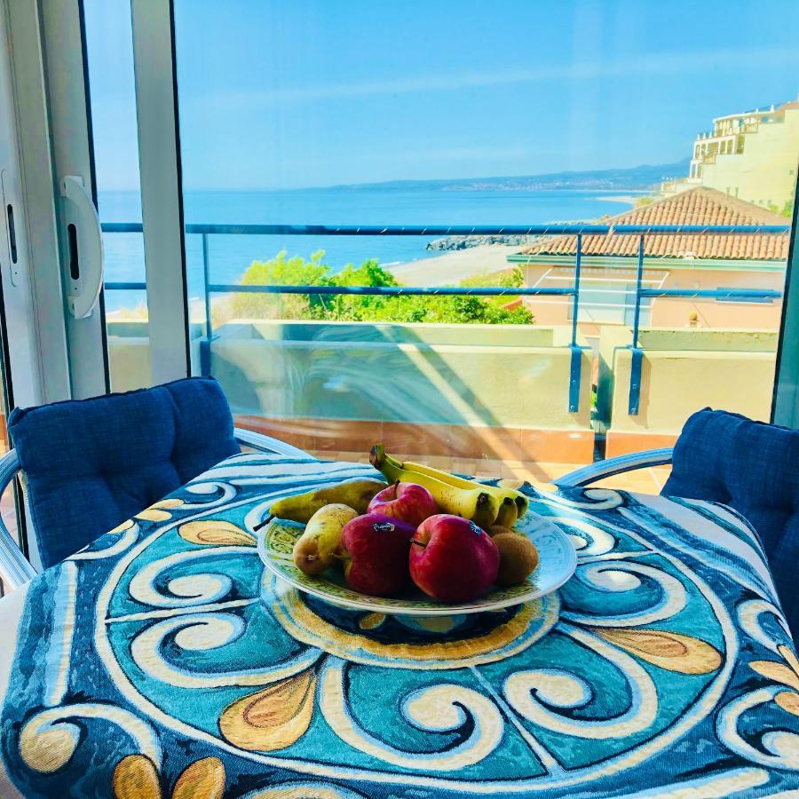 The Dream - Seafront Loft Apartment Giardini Naxos